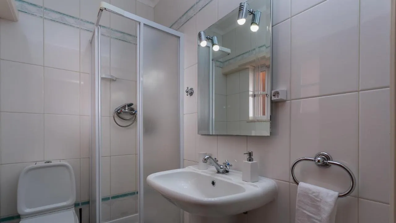 Ocean Solar Do Vau W/ Pool By Lovelystay Portimao Apartment